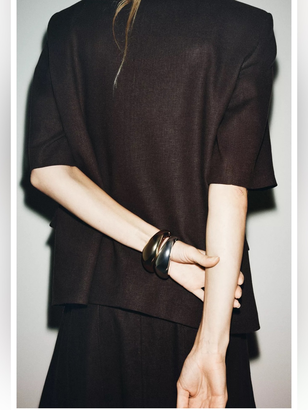 Zara Short-Sleeve Linen Blazer Jacket in Dark Brown - Picture 3 of 11